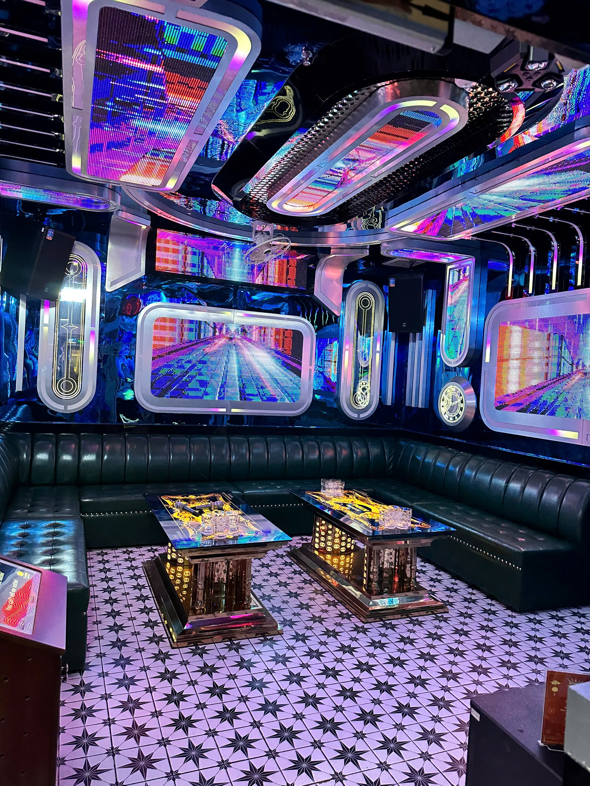 KING-KARAOKE---TUY-HOA-PHU-YEN---CAF-AUDIO---AV-VIET-NAM-10