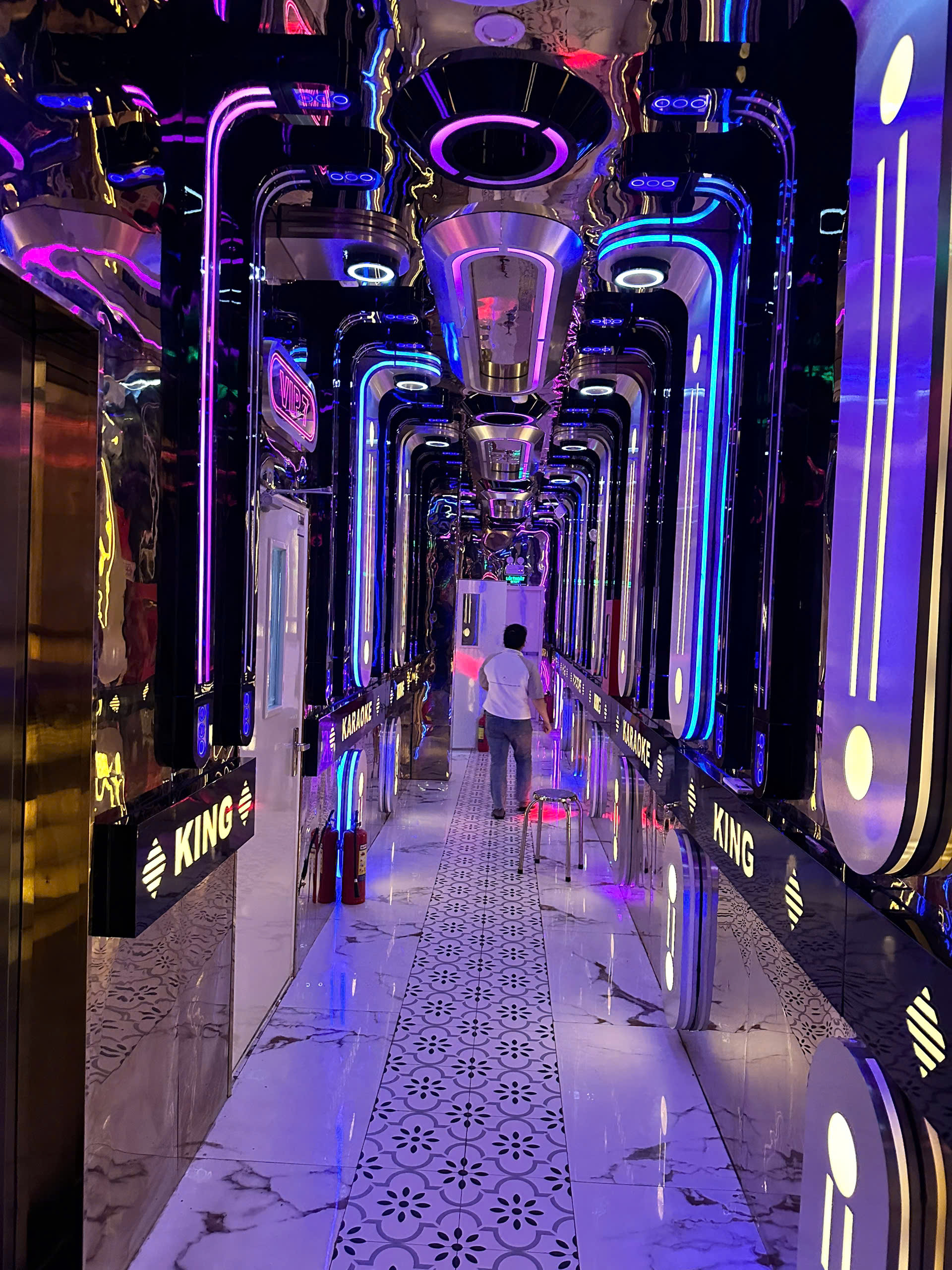 KING-KARAOKE---TUY-HOA-PHU-YEN---CAF-AUDIO---AV-VIET-NAM-3