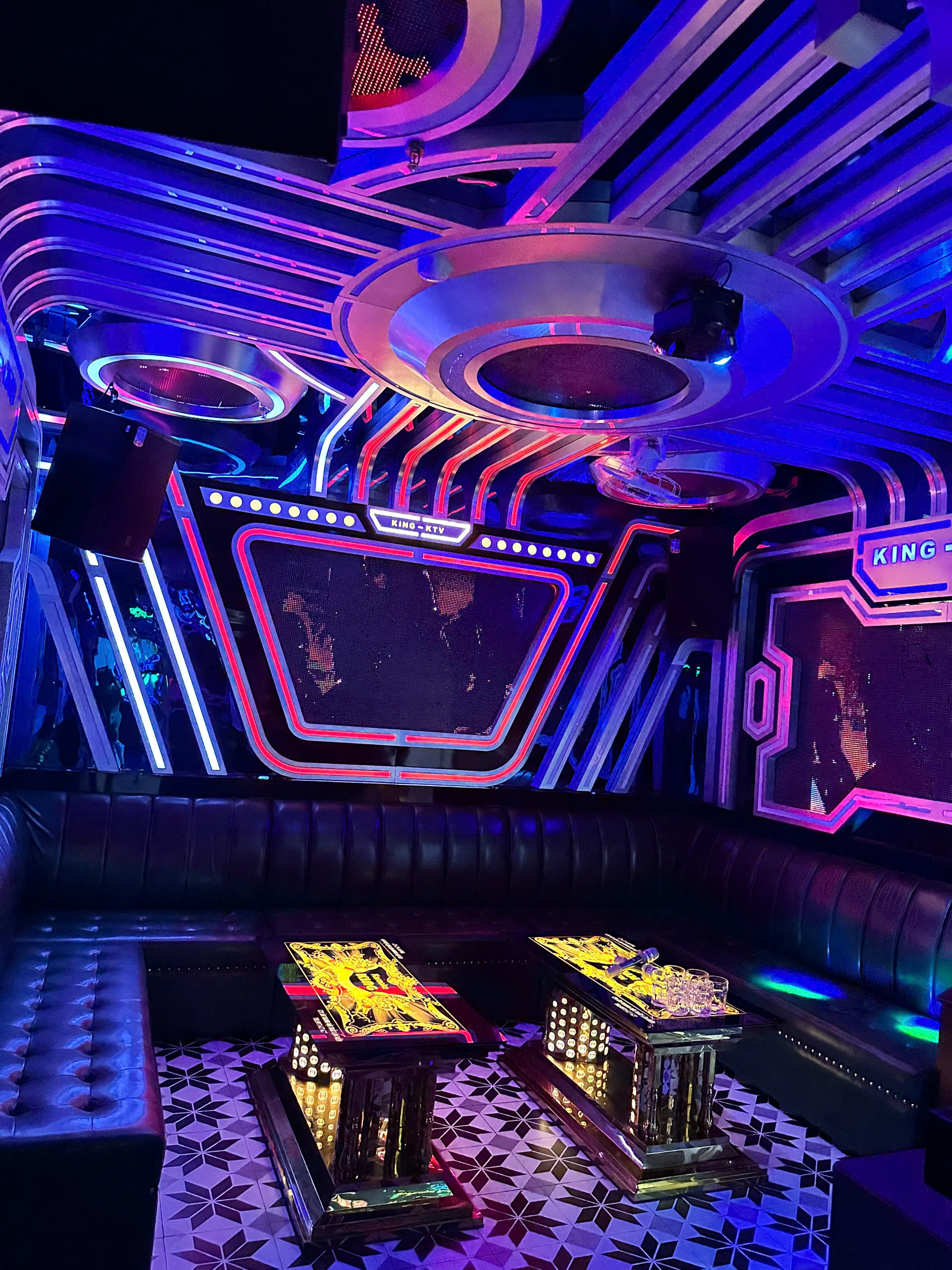 KING-KARAOKE---TUY-HOA-PHU-YEN---CAF-AUDIO---AV-VIET-NAM-8