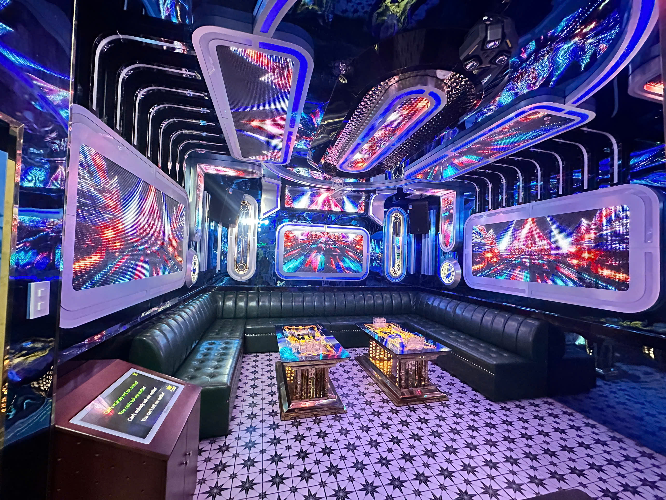 KING-KARAOKE---TUY-HOA-PHU-YEN---CAF-AUDIO---AV-VIET-NAM-9