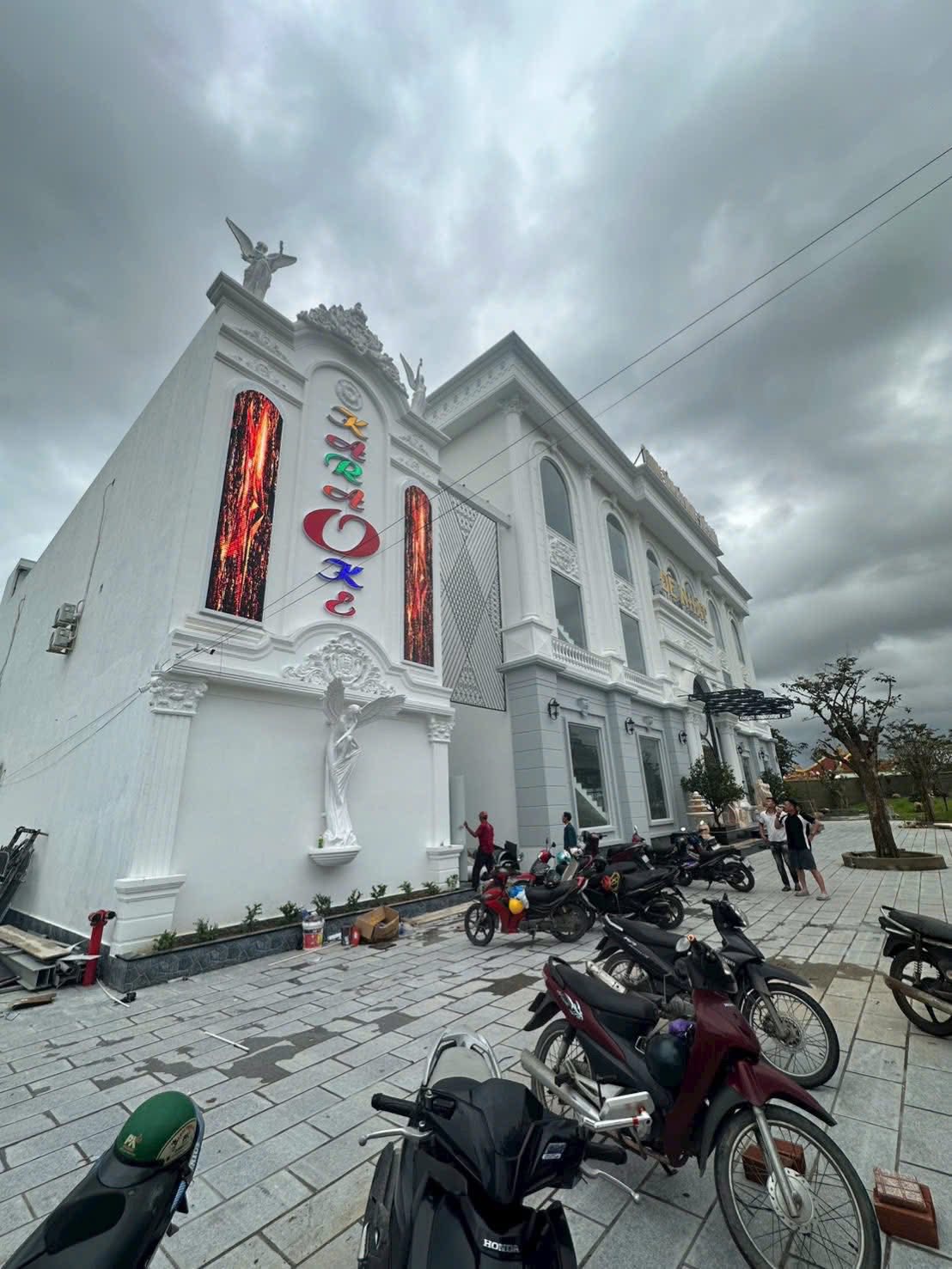 KARAOKE-DE-NHAT_BINH-DINH_CAF-AUDIO_UK-12P-UK12-2