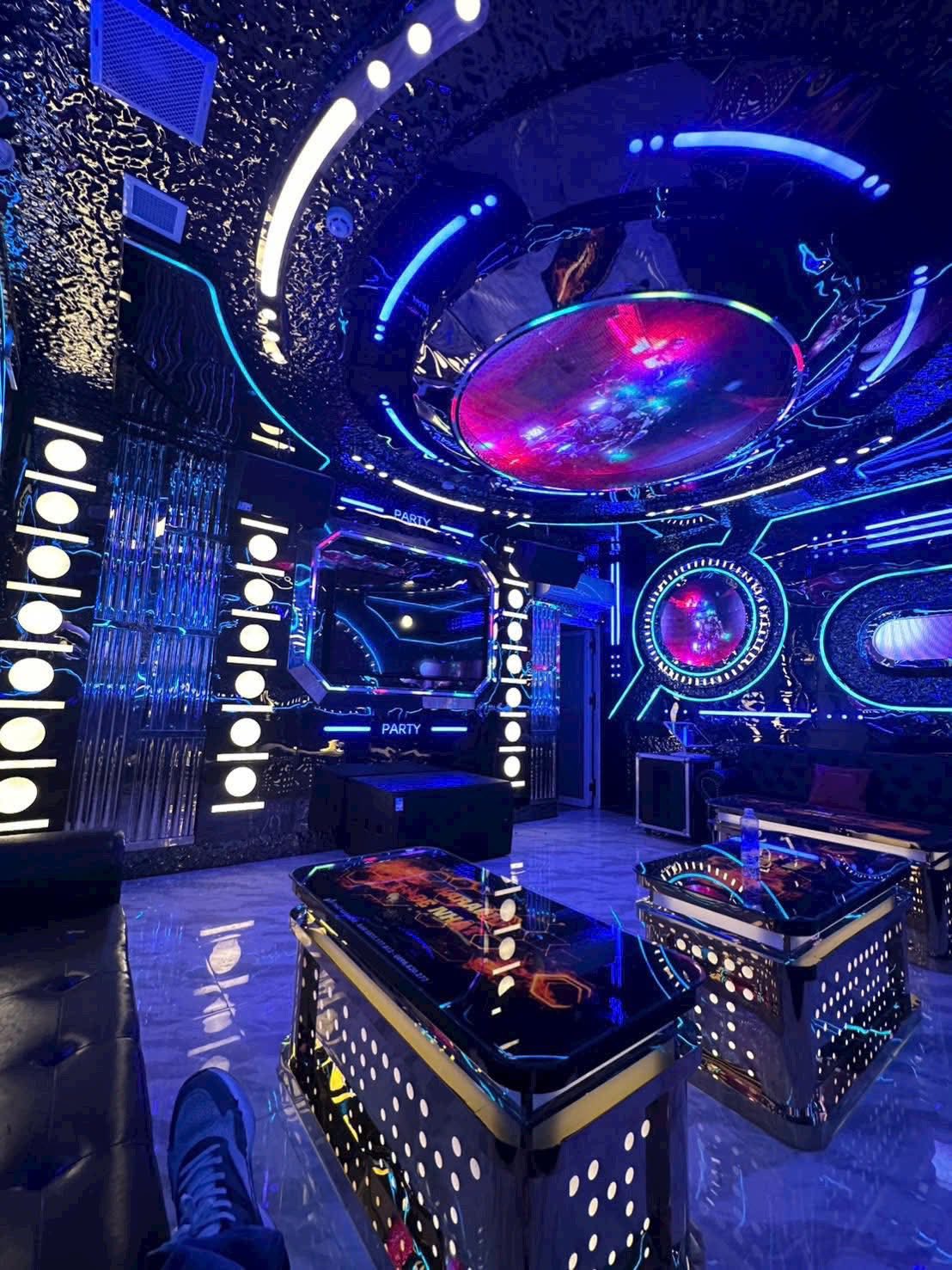 KARAOKE-DE-NHAT_BINH-DINH_CAF-AUDIO_UK-12P-UK12-6