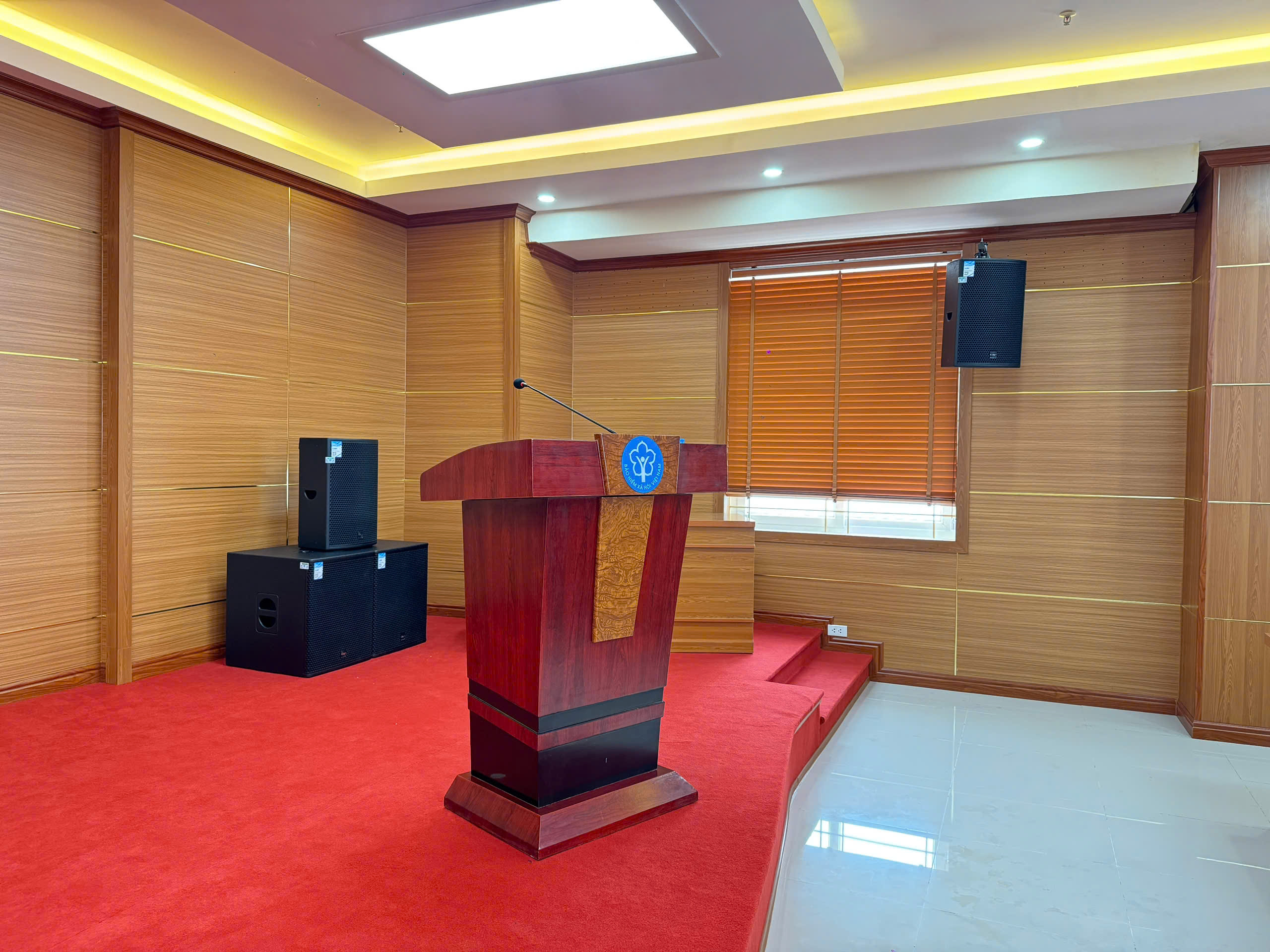 Loa-CAF-MR-12A-Loa-DSPPA-DSPPA-Viet-Nam-Micro-co-ngong-Mic-DSPPA-Mic-hop-AV-Viet-Nam-Am-thanh-hoi-truong--CAF-Line-array-AV-Viet-Nam-nha-thau-am-thanh-hoi-truong-lon-avv-jvlayw-