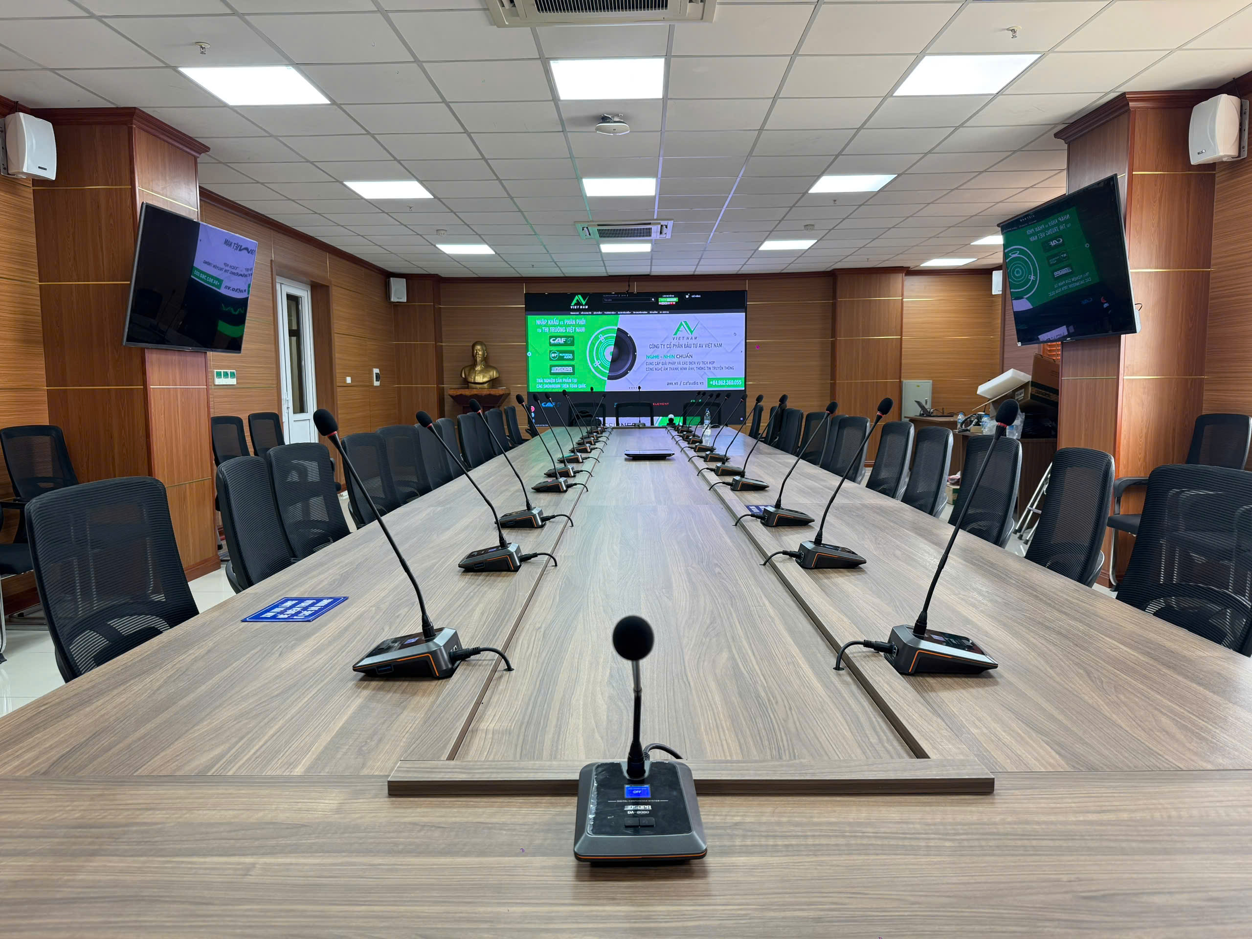 Loa-CAF-MR-12A-Loa-DSPPA-DSPPA-Viet-Nam-Micro-co-ngong-Mic-DSPPA-Mic-hop-AV-Viet-Nam-Am-thanh-hoi-truong--CAF-Line-array-AV-Viet-Nam-nha-thau-am-thanh-hoi-truong-lon-avv-tdagmm-