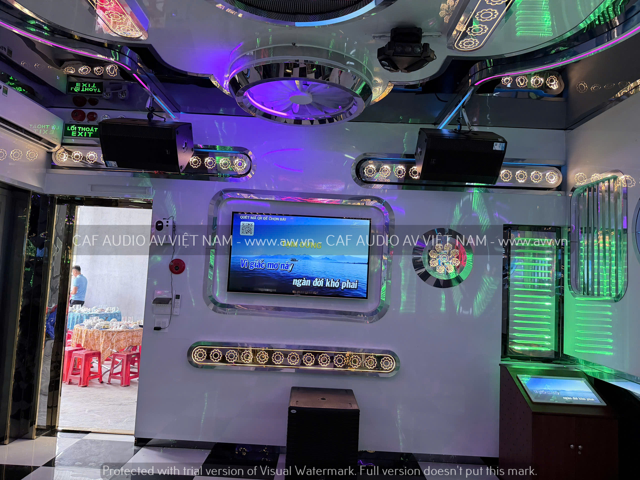 QUEEN-KARAOKE---CAF-AUDIO---AV-VIET-NAM---AM-THANH-CAF-AUDIO---LAP-DAT-LOA-KARAOKE--17