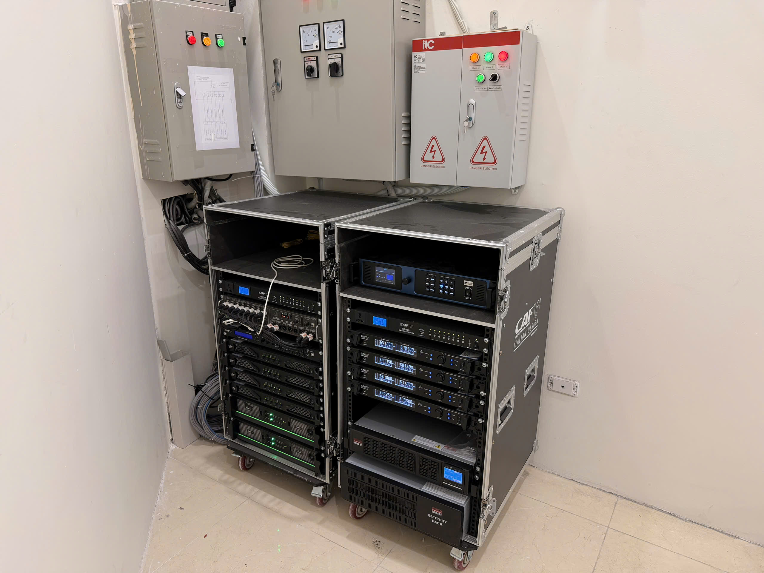 icdb-VR-210-Am-thanh-hoi-truong--CAF-Line-array-AV-Viet-Nam-nha-thau-am-thanh-hoi-truong-lon