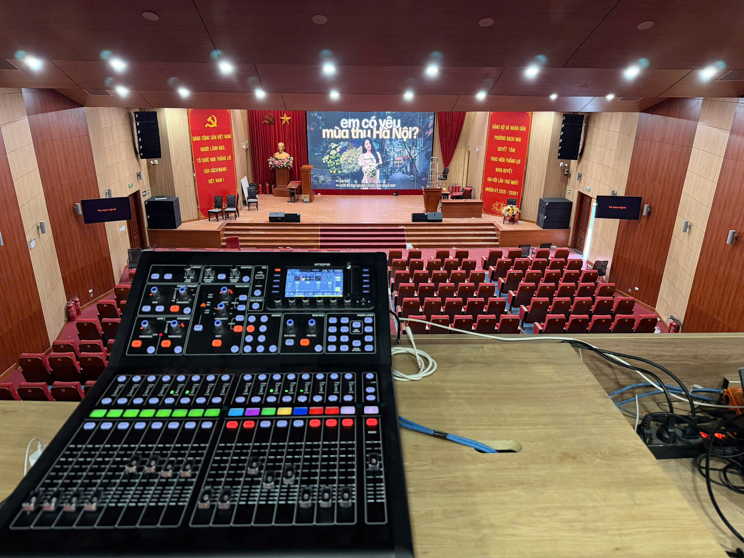 jqbv-VR-210-Am-thanh-hoi-truong--CAF-Line-array-AV-Viet-Nam-nha-thau-am-thanh-hoi-truong-lon