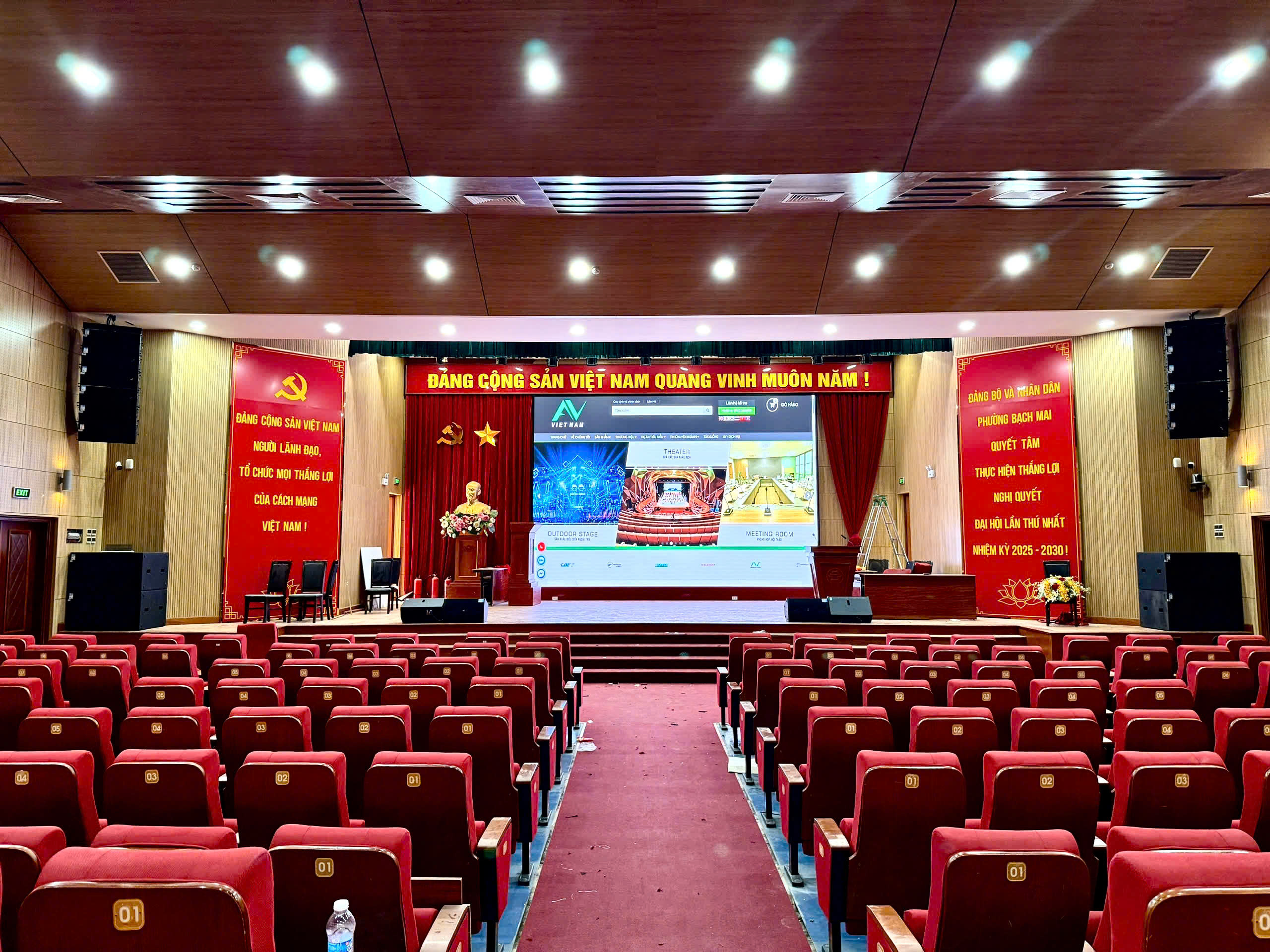 pgqy-VR-210-Am-thanh-hoi-truong--CAF-Line-array-AV-Viet-Nam-nha-thau-am-thanh-hoi-truong-lon
